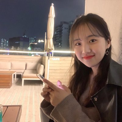 I am an ordinary girl from Tokyo, Japan. I always face life with a smile, love myself, love my family, and hope that the world will be filled with love.