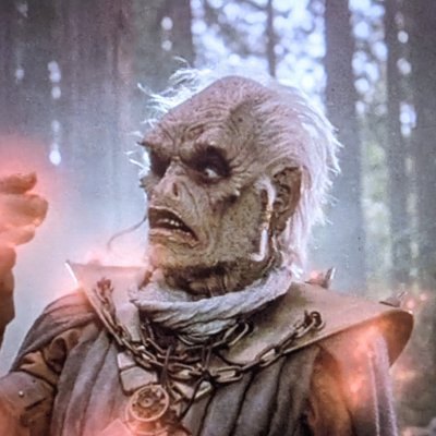 Writer, illustrator, designer — tweets about Star Wars design, aliens, and fonts.