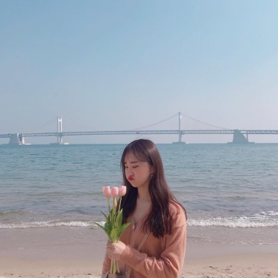 I am an ordinary girl from Tokyo, Japan. I hope to meet some good friends and get to know each other with a sincere heart.