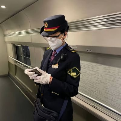 乘务员一枚,95后未婚...在x上分享下列车工作日常,也会看心情发一些小诱惑的照片,感谢大家的喜欢~工作原因生活好枯燥,也许想多认识些有趣的灵魂