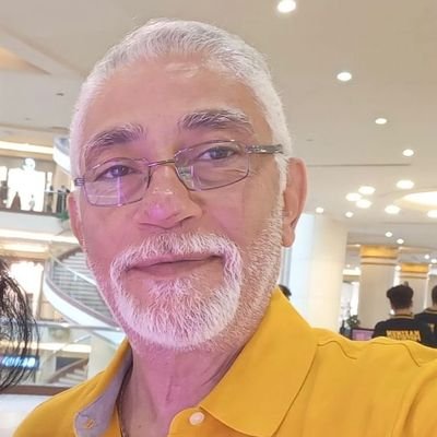 melsayedmm's profile picture. مشيناها خطى كتبت علينا .. ومن كتبت عليه خطى مشاها
ومن كانت منيته بأرض .. فليس يموت في أرض سواها !