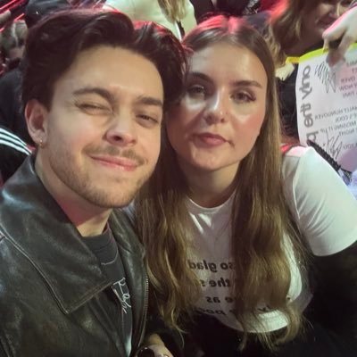 deariedd's profile picture. if you saw what i see✨