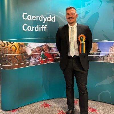 Cymro 🏴 | @Plaid_Cymru | Compliance Professional | Inclusive Sport | @diffbaseliners creator | Views my own
