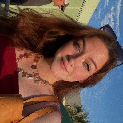 ✨27 | Twitch Affiliate | Variety, FPS & not-so-professional RPer | Chloe DeVill on NoPixel & Prodigy | Sometimes Songwriter https://t.co/ca7XDUwxXs ✨