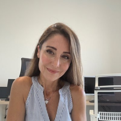 PhD in Law&Economics. Saggista, studiosa e consulente su lavoro, outsourcing e multinazionali.