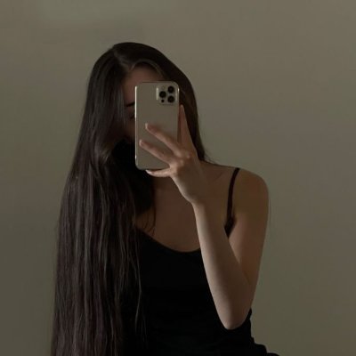 9RCKaUzcP5CTX40's profile picture. Life isn’t perfect but your outfit can be.🤳