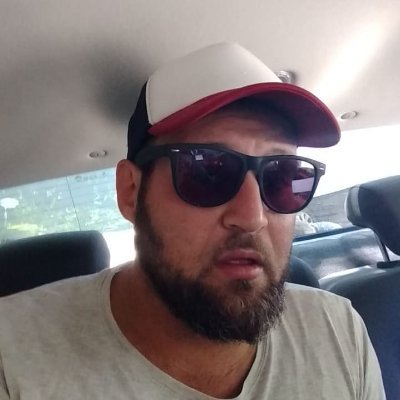 RootsAndy's profile picture. Hago collage por comida.  
Producer en YALTA 🎛️  
Ranking de pedacitos en terapia.  
Verguenza ajena
https://t.co/NwfJNcJMUc