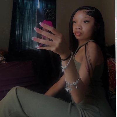 putupprttyprncs's profile picture. We trying again