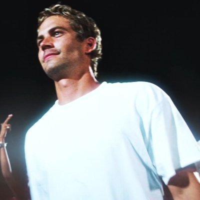 deyyfan3's profile picture. 