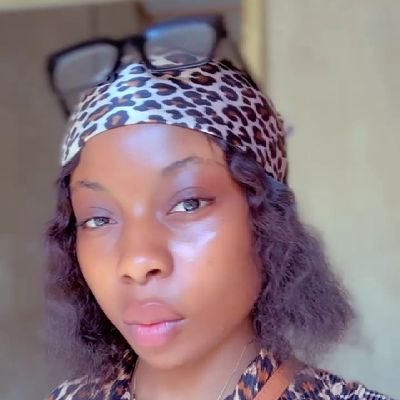 DManUnitedgirl's profile picture. Clothes Vendor/Jersey Vendor/Shoe Vendor/Bag Vendor/Fashion Designer✂️🧵/Man U❤️/B.Agric🌱/Cristiano🐐