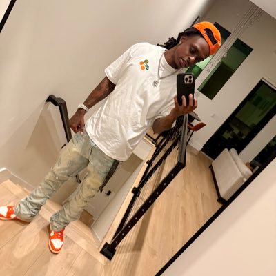 CEO @7movewithus CFO @bottom_boys_ent ✨✨ 📈FOREVERRICH📈 BA in Business minor in Marketing 💰🗒Phi Beta Sigma 1914 #954 🌴🌴#BBE #LLMONAYNAY❤️💔