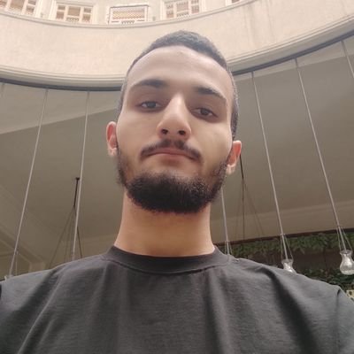 مسلم يُحِب الله ورسوله والمسلمين ويناصرهم في أي بقاع الأرض.
Trying to be a software engineer 💻