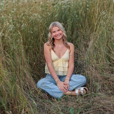 PiperVanEck's profile picture. Jesus is King. John 15:18💗