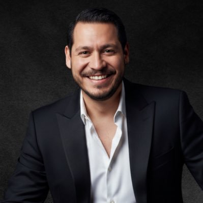 jfvalencia7's profile picture. 🎙️ Transformo líderes en comunicadores poderosos. CEO oportunnapro. Estrategia + contenido. Escríbeme ↓