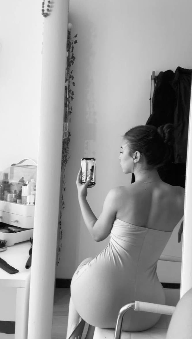 Isella_Navos's profile picture. This is just my spam page... Kindly check out my main page @gia_noire