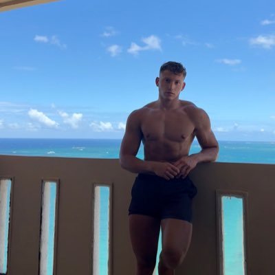24 year old jock. Creating content and hitting the gym. Message me for your own personalized content. Click the link: https://t.co/AzHme0pzif