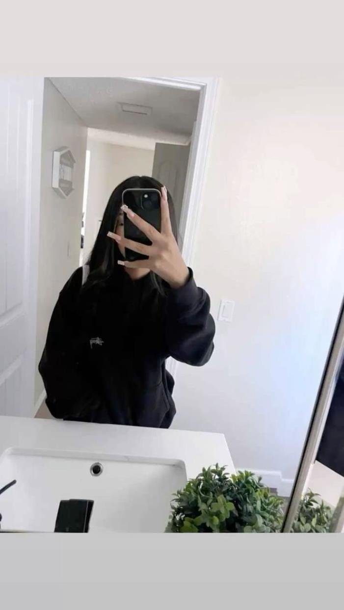 Alondra_Navos's profile picture. This is just a spam page... Please check out my main page @GiaCelyn