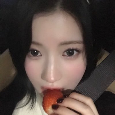 haappiiiee's profile picture. Nice to meet you 보지 못한 너에게 느껴진 같은 향기 날 닮은 그 눈빛 Ifeel your motion 여전한 경계 사이 Wake up It's getting closer