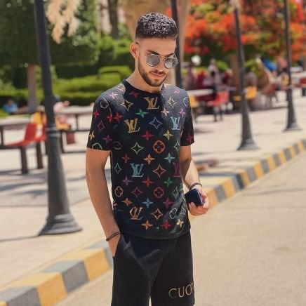 أنا مش بعمل نفسي كاريزما ، أنا مولود كده😎