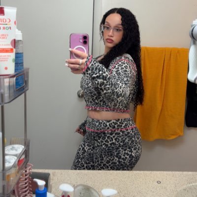 customs, sexting, and more 🍑 chat with me on ➡️ https://t.co/ZAGf4RJsBK 🍒PAY TO PLAY🍒 insta:lexigetswetter sc:redblisslexi