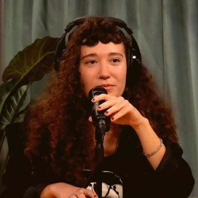 Bonaerense. Periodista y productora. Me gustan los Redondos casi tanto como los Beatles. Cuerva.