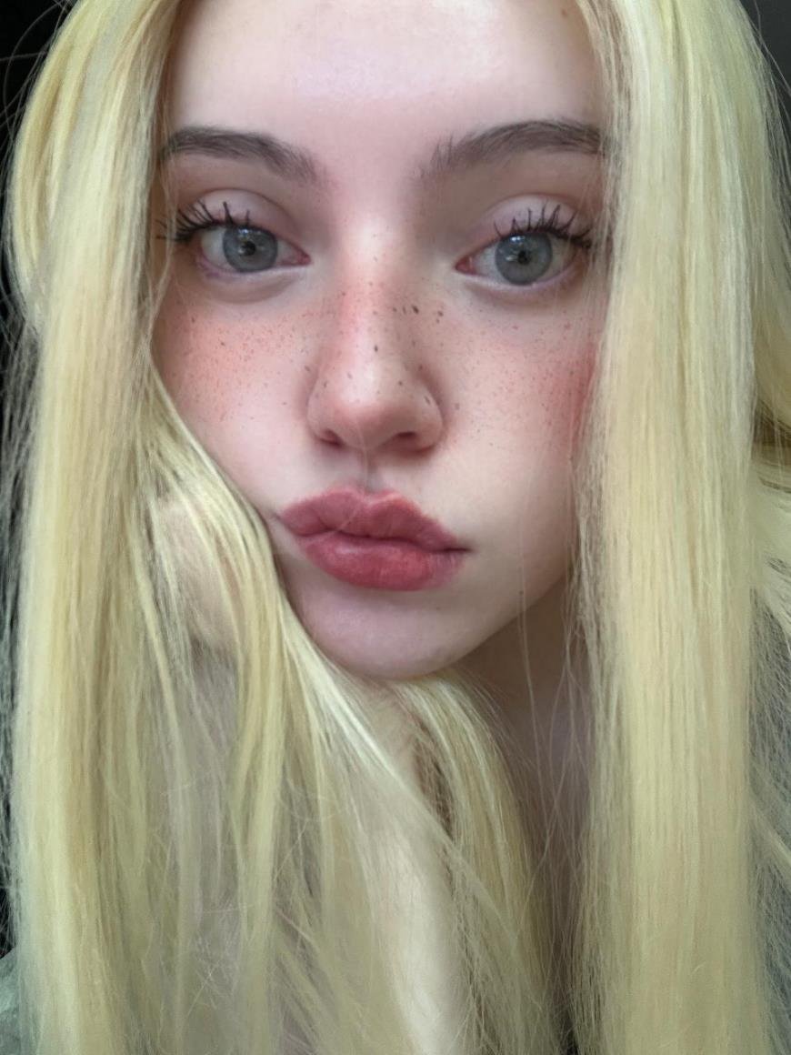 Umid1482431's profile picture. crazy ppl are actually the normal ones (ﾉ◕ヮ◕)ﾉ