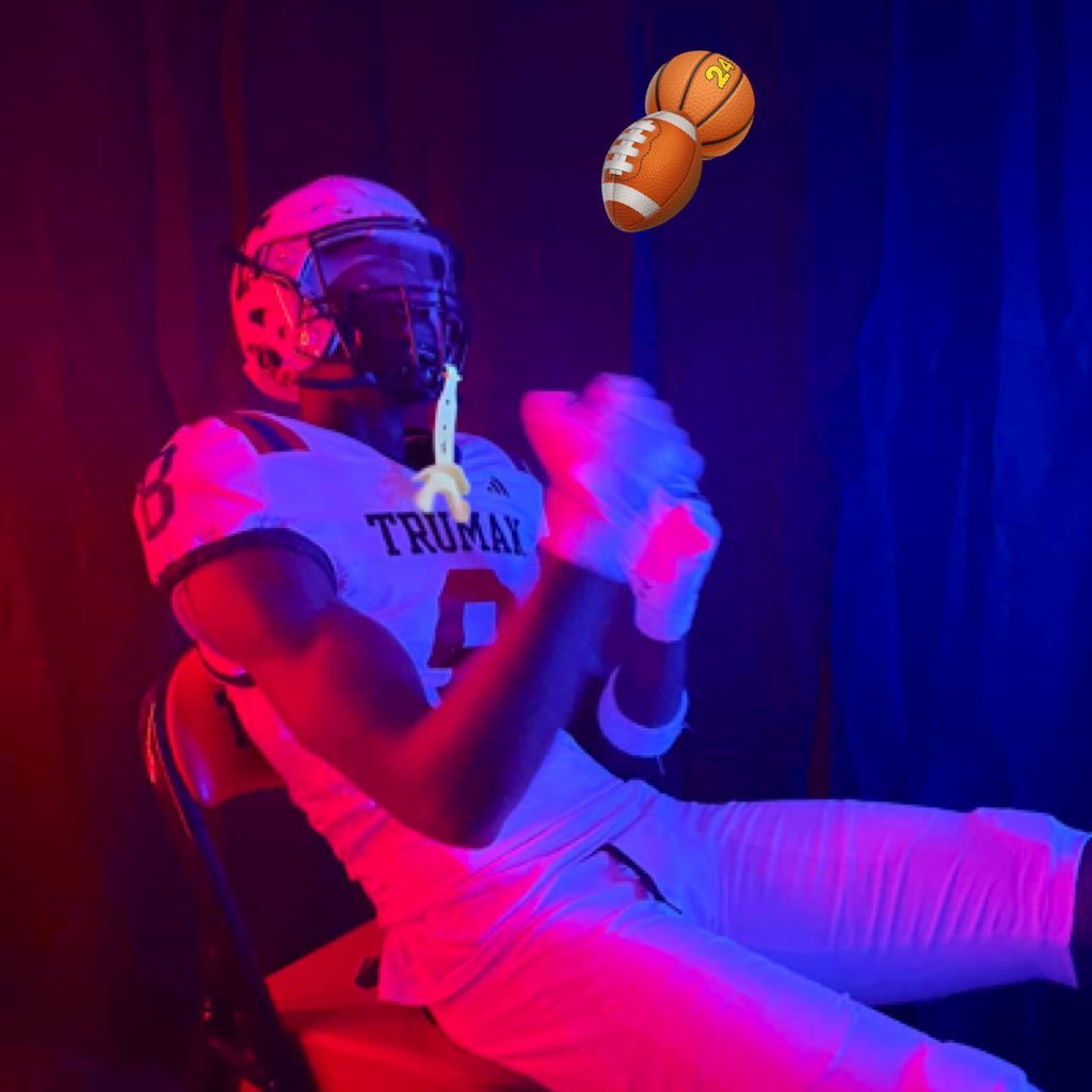 THSCo’26|6,5 180lbs| |DE|WR🏈|PF/C⛹🏿♂️|913-263-3484| https://t.co/7aYpQPlIHG Deuteronomy 31:6❤️. 3 Sport Athlete