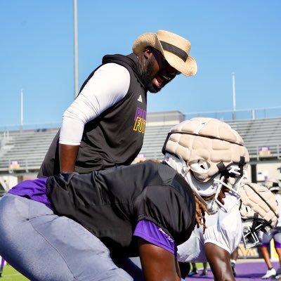 CoachABaugh's profile picture. Assistant DL Coach @pvamufb_ #212