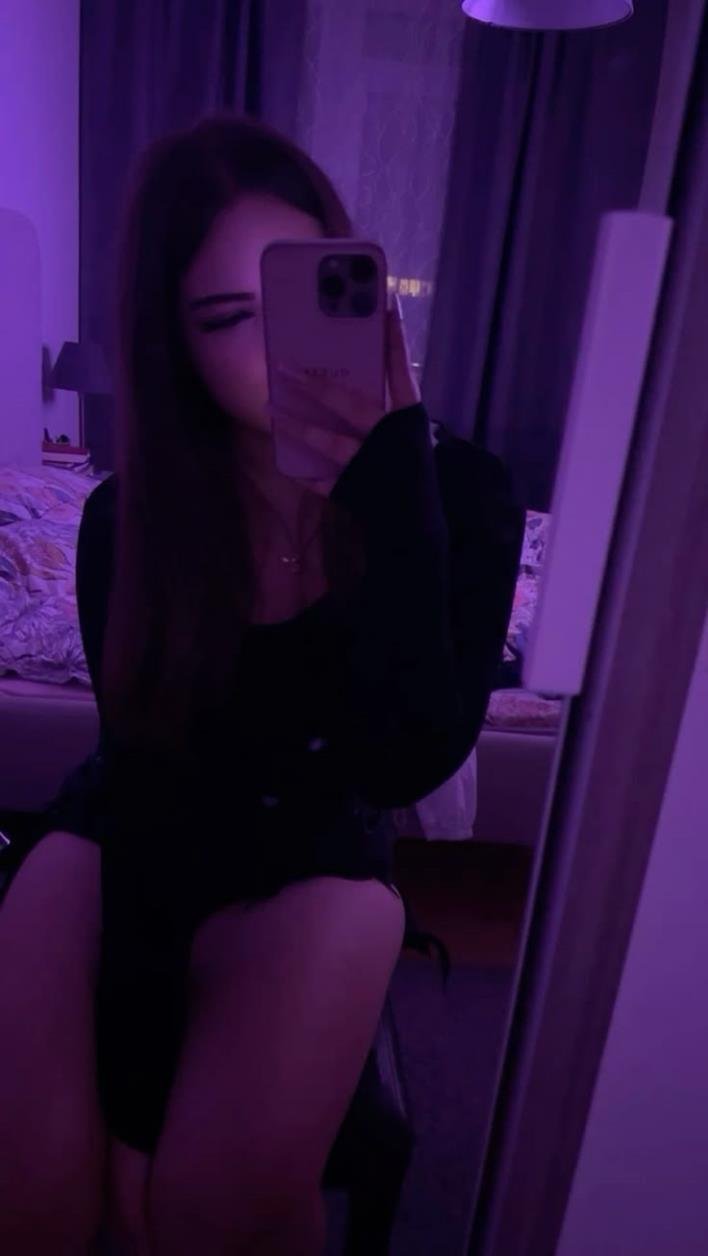 Danura_Qualls's profile picture. This is just my spam page... Go ahead and follow my main page @GiaRainy