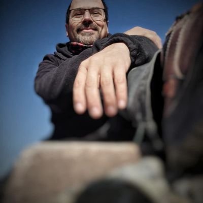 Dueño de startup en Reparación y mantenimiento
en hogar y oficina
MASOTERAPEUTA /
fotógrafo amateur:
SI TE COMPLICA LO QUE PUBLICO, DEJE DE SEGUIR; simple