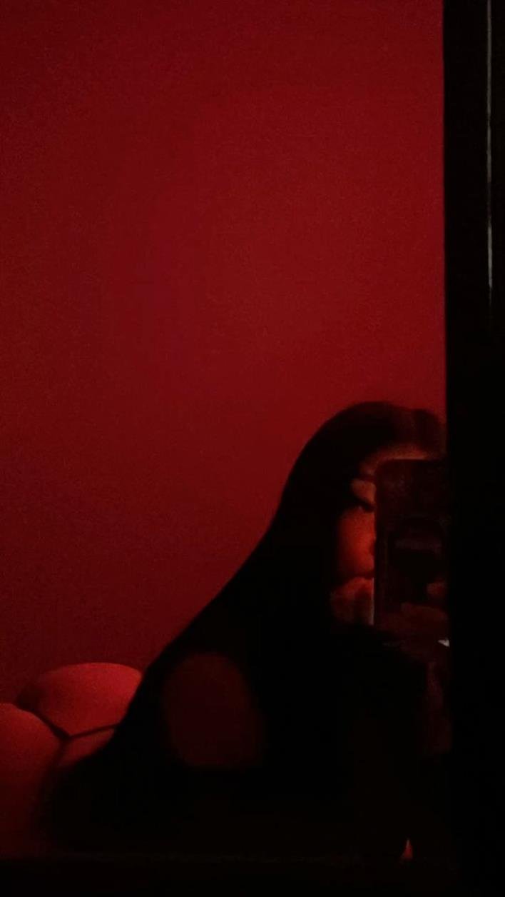 This is simply a side page... Kindly follow my primary account @GiaRainy