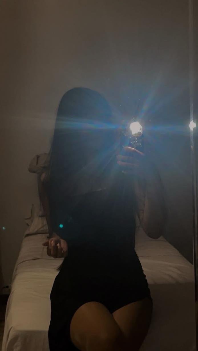 Corana_Velado's profile picture. This is simply a spam page... Kindly check out my real account @GiaRainy