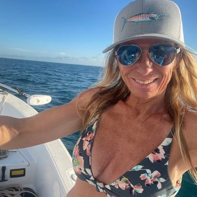 Mom TrailRunner LMT Tar Heel 🐑🏀🏈⚾️Southern Girl ☀️Nationals fan ⚾️ ❤️BEARD LOVER ❤️ #WorldChamps Thalassophile ☀️🌊👙🎣