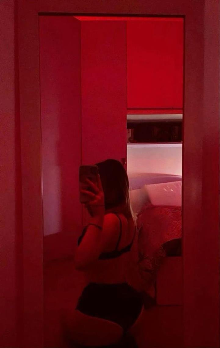 This is just a side page... Kindly check out my main page @GianaaWinterr