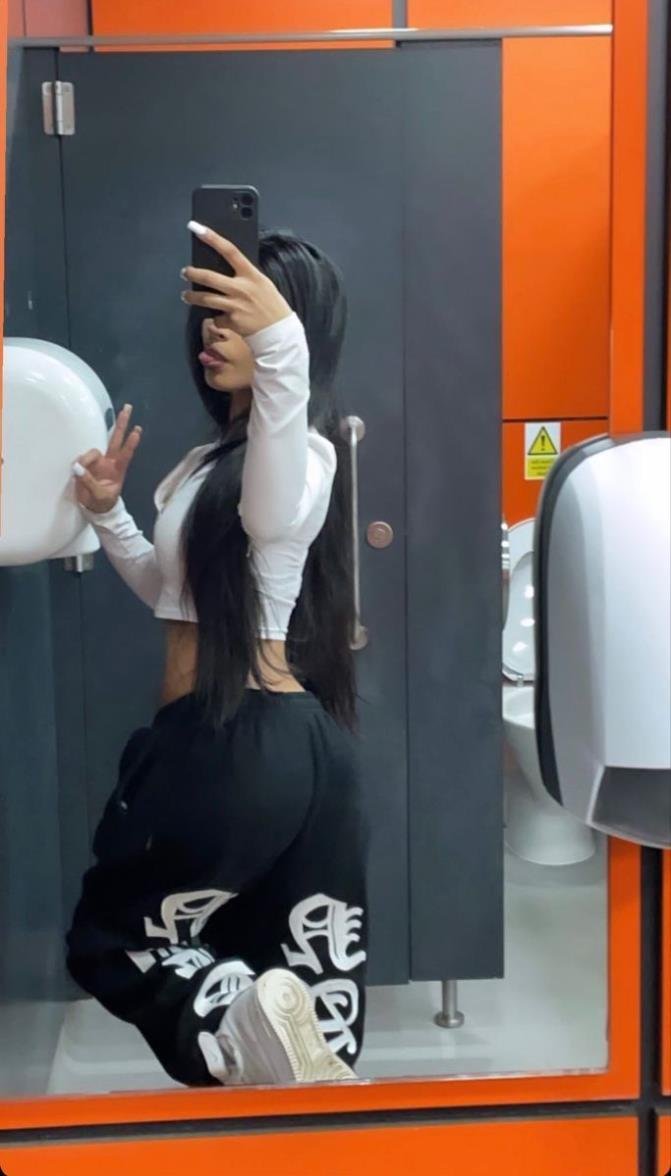 Teresa_Diazq's profile picture. This is simply my spam page... Kindly support my primary account @GianiSummer