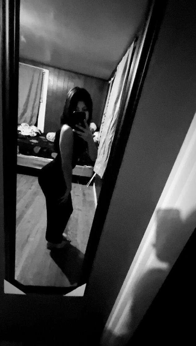 Noemina_Camido's profile picture. This is only a side page... Go ahead and check out my main page @GianiSummer