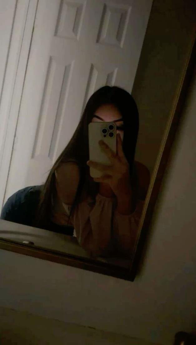 Vicita_Tlaxcal's profile picture. This is simply a side page... Go ahead and support my real account @GianiSummer