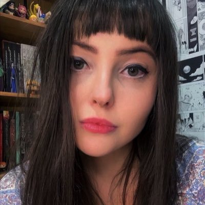 Uma otaku que escreve romances 🔞 | Mãe de pet 🐾