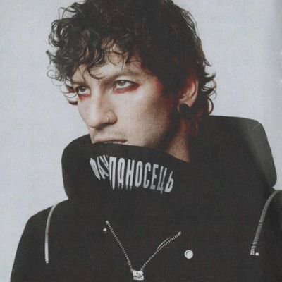 ||-//
 Claudia, me da igual que me digas next, asi tengo más tiempo para escuchar My Chemical Romance
@_valentin2004_♡