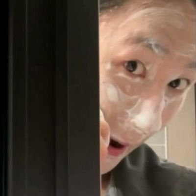 shsyellow100's profile picture. 