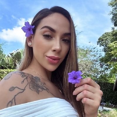 You know, I’m actually terrible at flirting. How about you try to pick me up instead?
Text me up guys 😋🥰.