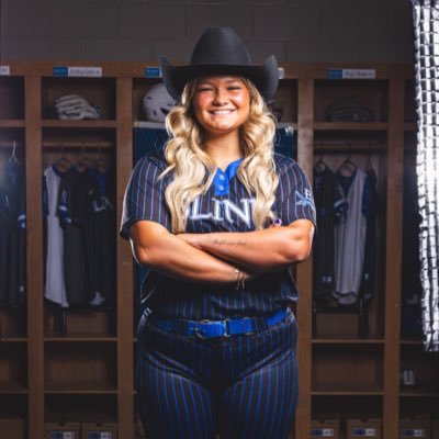 AvaGalaviz's profile picture. Blinn Softball commit | TX Bombers Gold National 18u | C/O 2026 | Corner/Mid Infield | Power Hitter 💥 | #7 | Fulshear, TX |