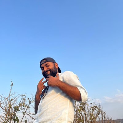 goforpandey's profile picture. smol guy who loves sitcoms