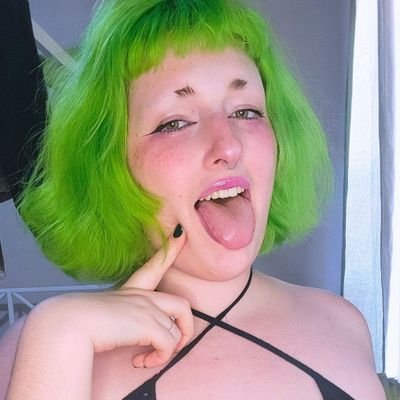 im silly and I live inside your phone owo ♡ 26 ♡ can my sim and your sim woohoo? ♡ I only chat on my paid sites ♡ any pronouns ♡ NSFW 18+