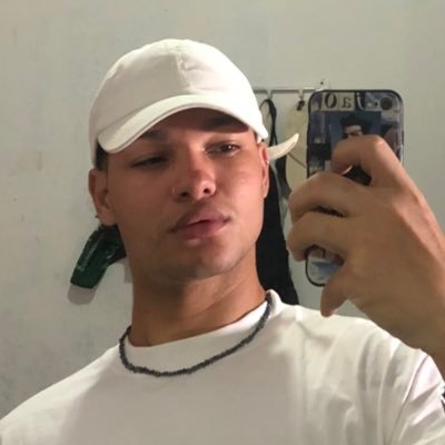 filho bastardo da Rihanna. GAMEBOY