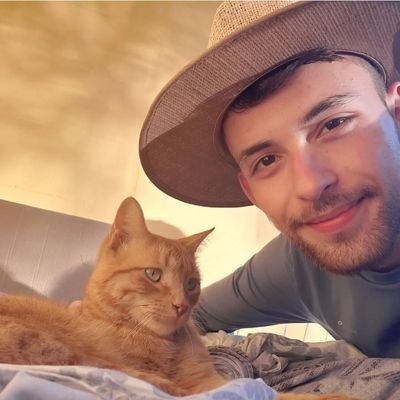 curiquetadefog0's profile picture. Sempre que uma vida encontra outra, algo nasce