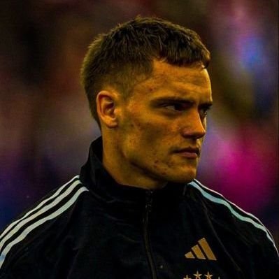 arlos_arlo10109's profile picture. 