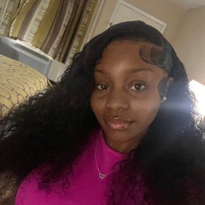 prettylxhnya1's profile picture. 