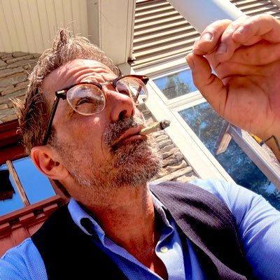 | X personality | cannabis cultivation and research | comedy | host of bud Barrons | astrophysics | urban artist | ASIANSQRTCOIN dev.
