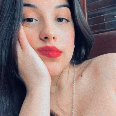 Fan del rosa, de tini y del café ☕️🦋🩷🌸 // cuenta nueva🧚♀️